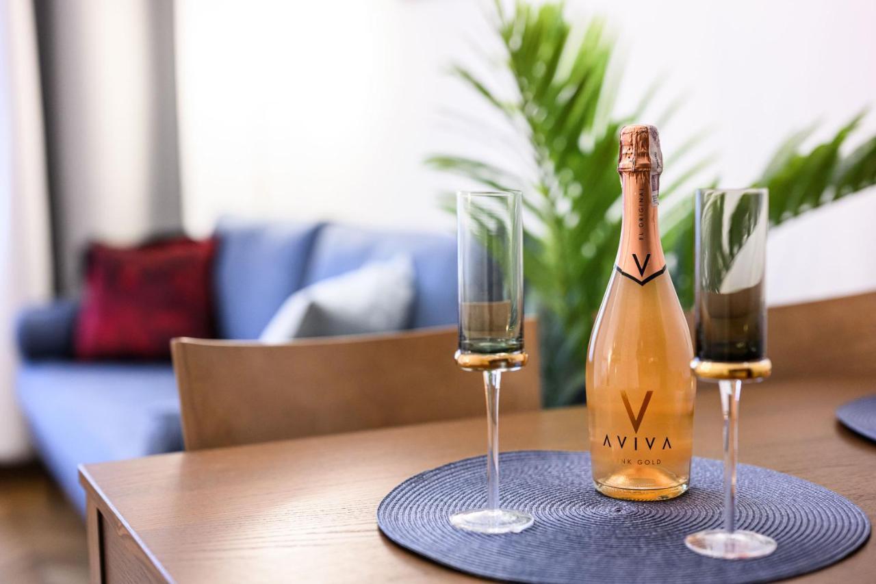 Unique Style Apartments Old Town - 25 Min From The Airport - By Homelike Kraków Exteriör bild