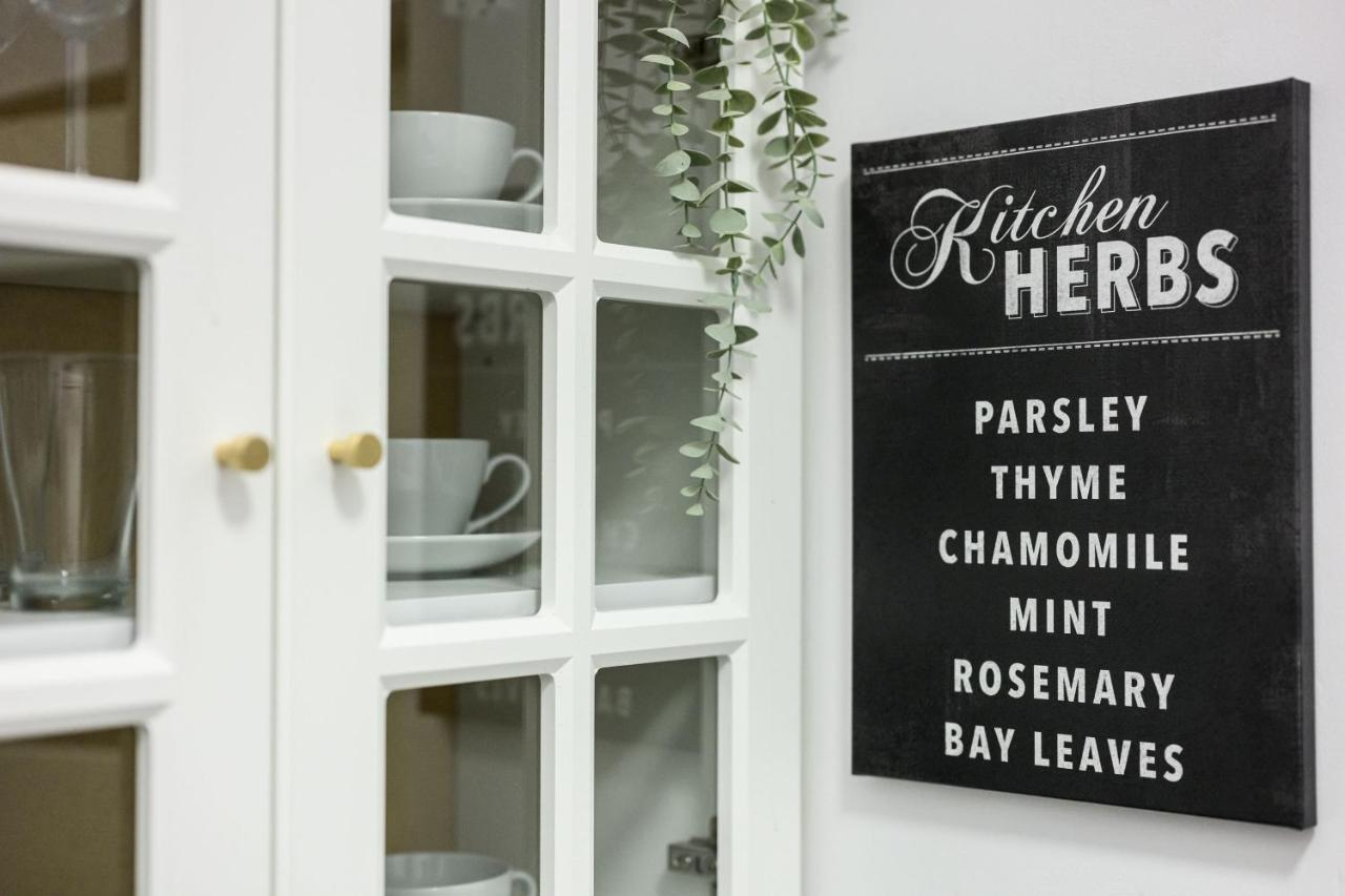 Unique Style Apartments Old Town - 25 Min From The Airport - By Homelike Kraków Exteriör bild