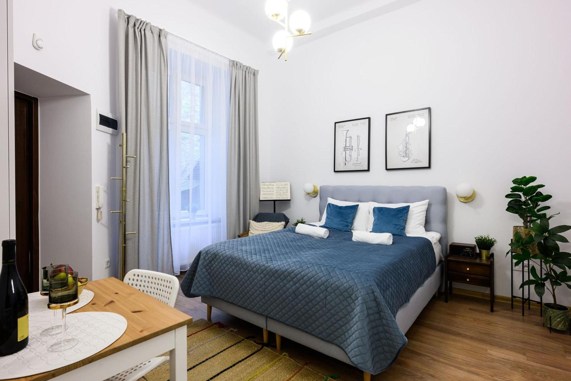 Unique Style Apartments Old Town - 25 Min From The Airport - By Homelike Kraków Rum bild