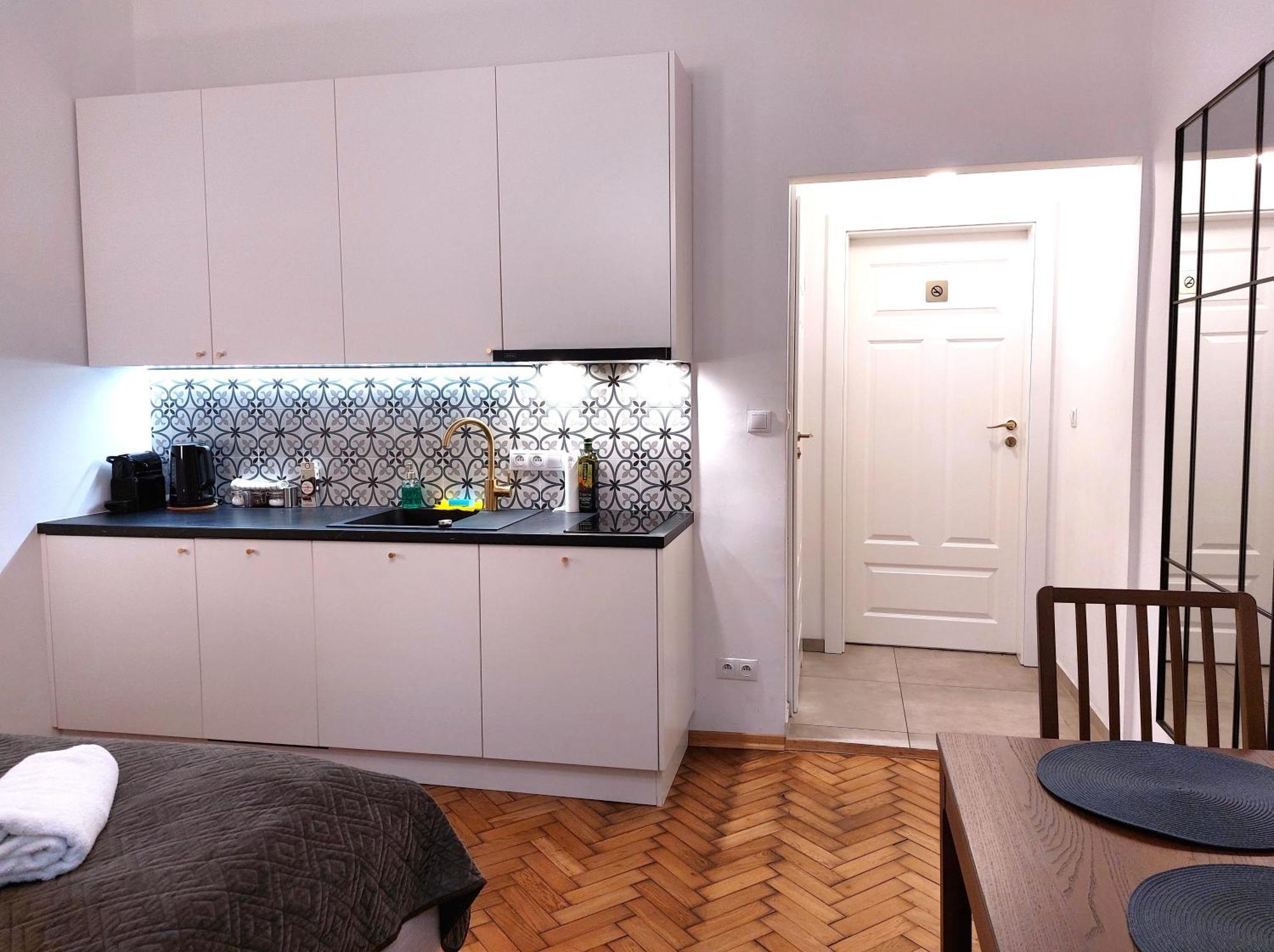 Unique Style Apartments Old Town - 25 Min From The Airport - By Homelike Kraków Rum bild
