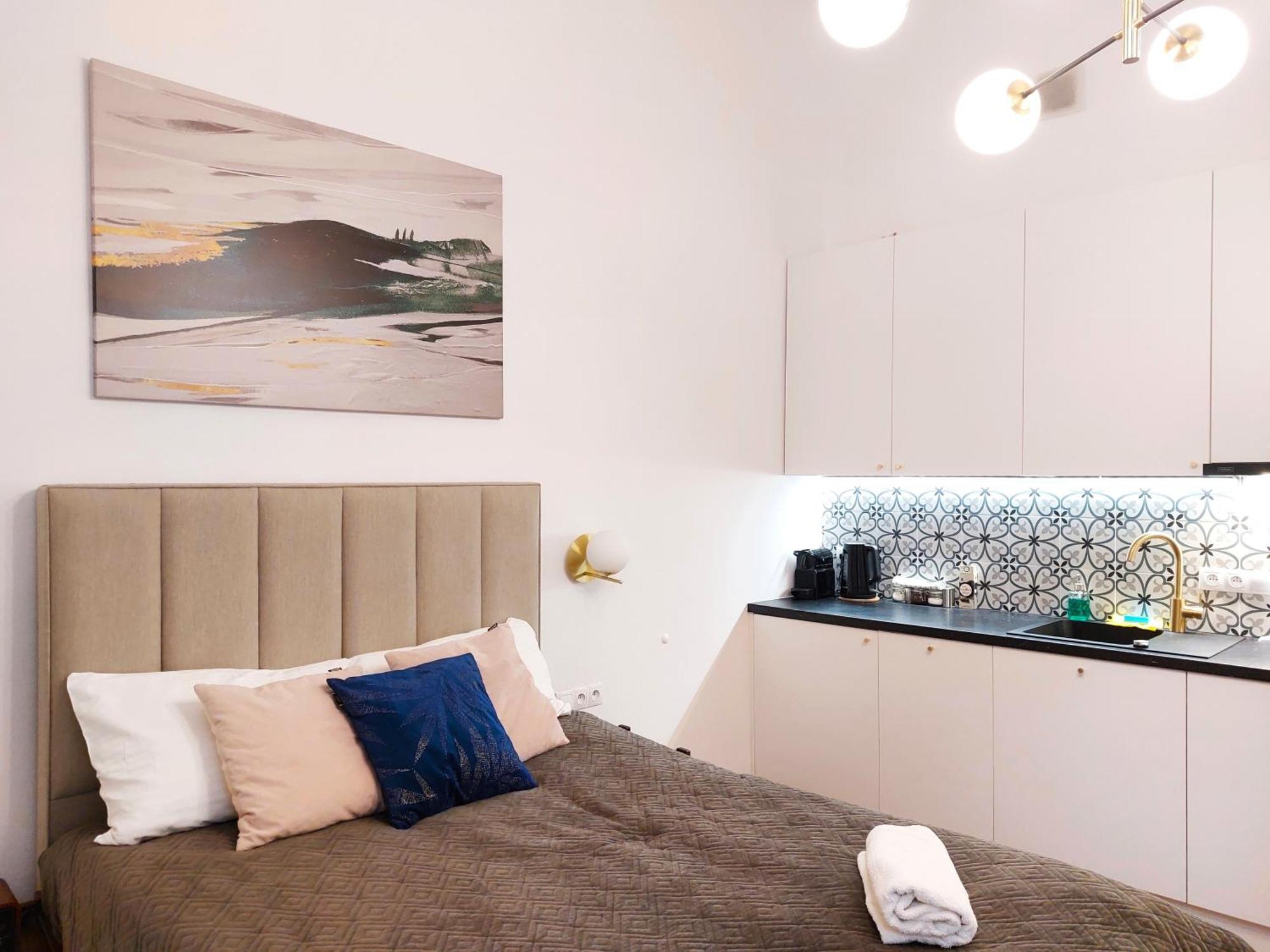 Unique Style Apartments Old Town - 25 Min From The Airport - By Homelike Kraków Rum bild