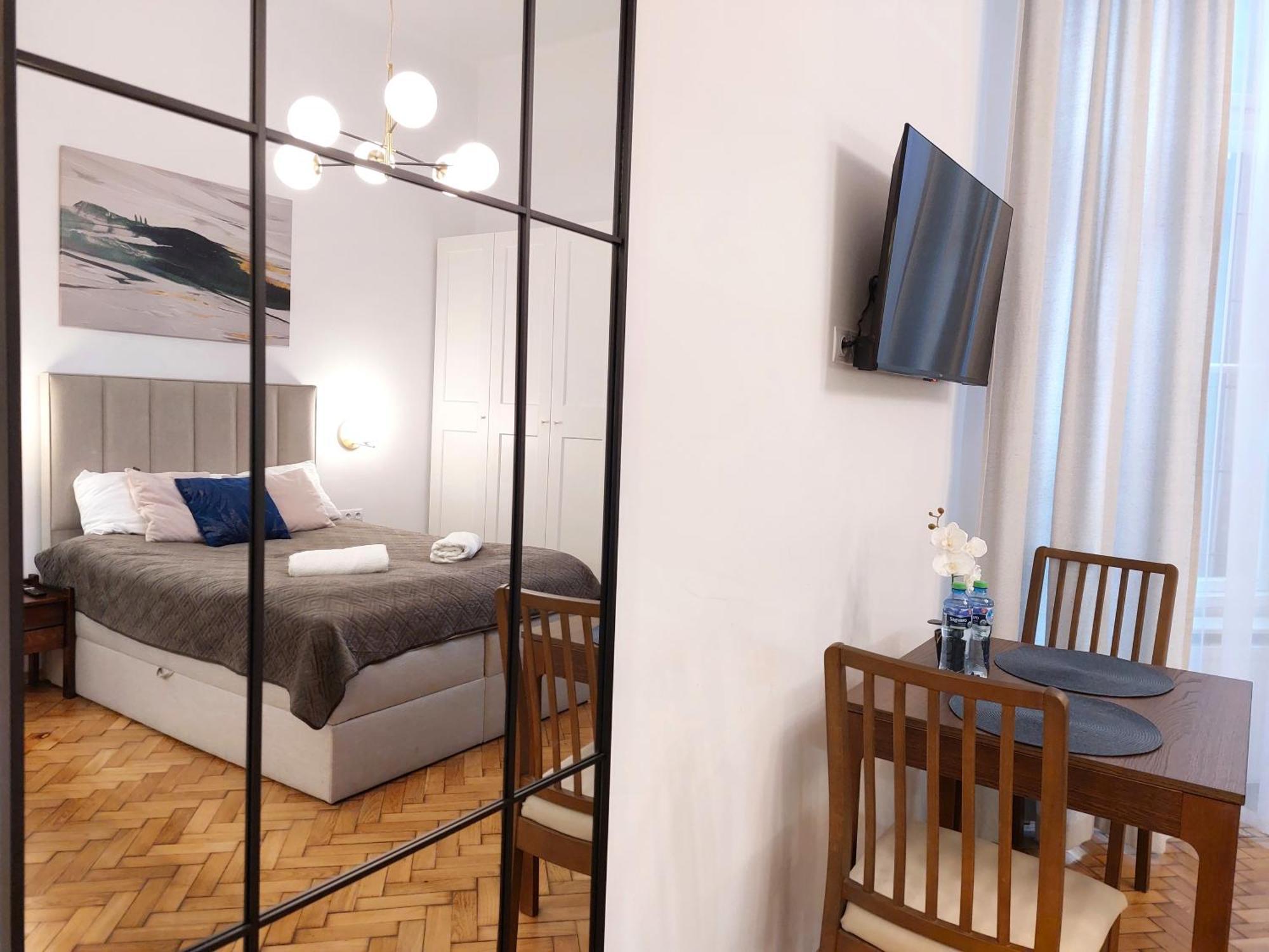 Unique Style Apartments Old Town - 25 Min From The Airport - By Homelike Kraków Exteriör bild